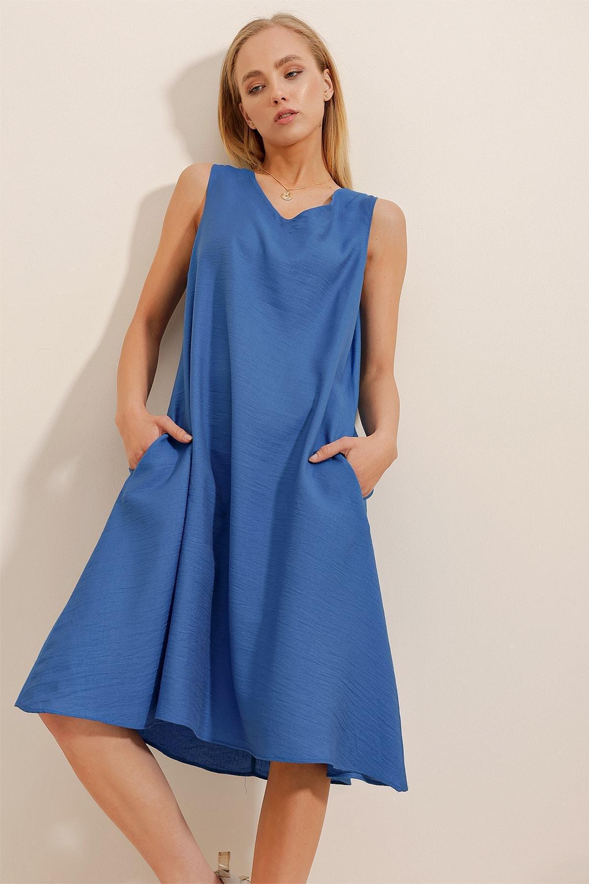 Navy V-Neck A-Line Dress, , large image number 3