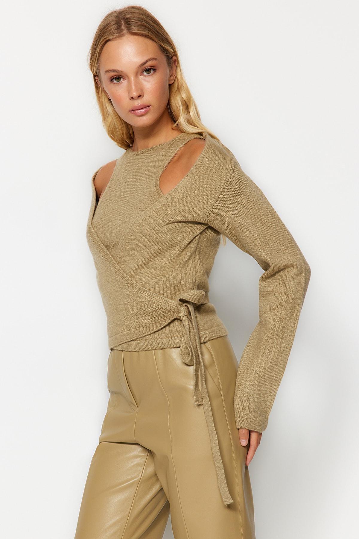 Trendyol - Beige Textured Blouse Sweater Suit