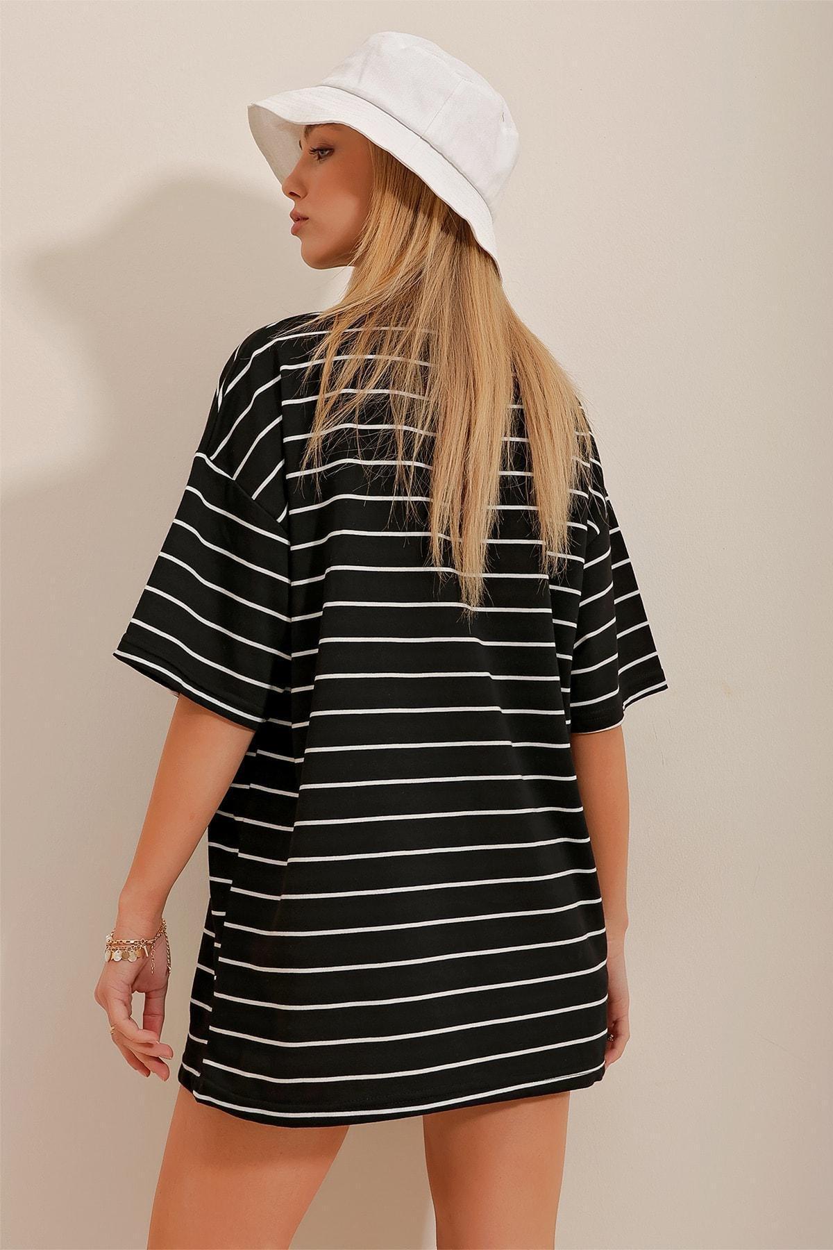 تيشيرت مخطط بقصة فضفاضة وفتحة رقبة مستديرة، أسود, BLACK, large image number 4