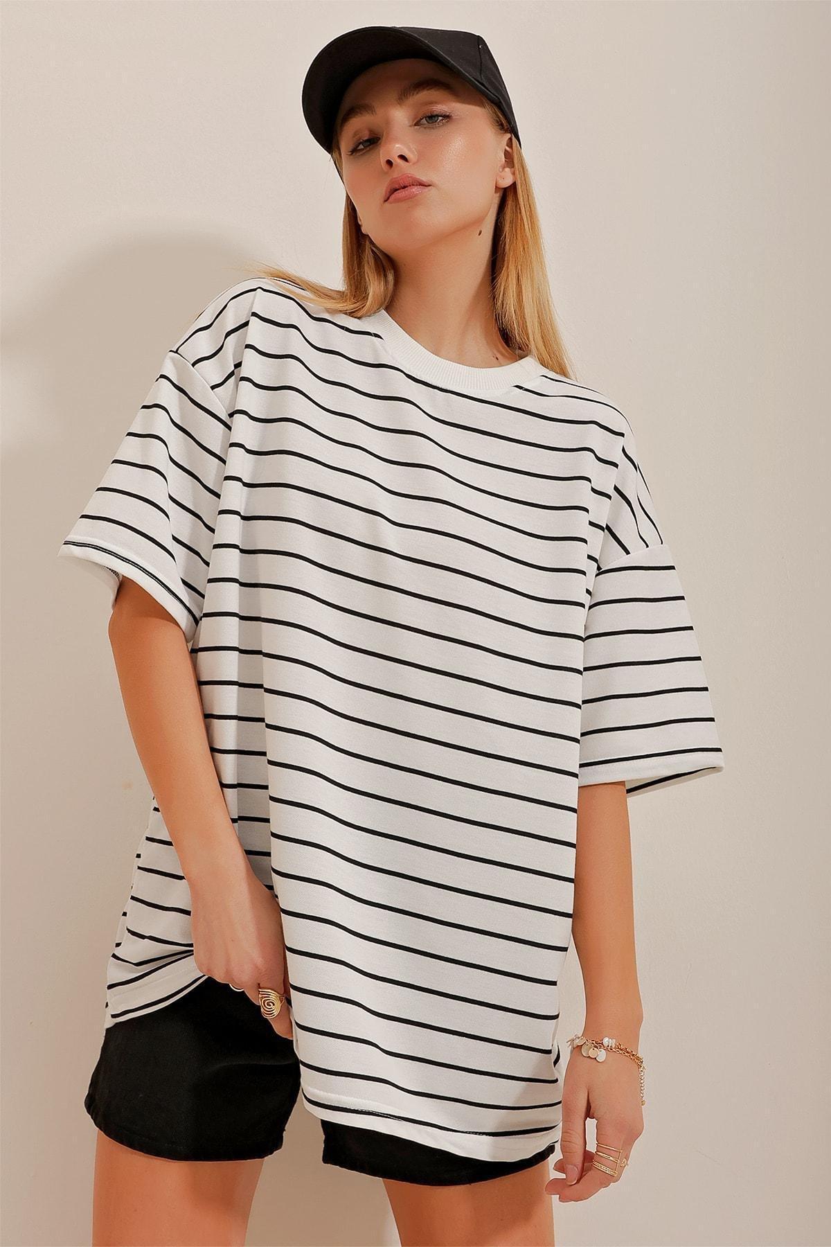 White Crew Neck Striped Oversized T-Shirt, White, large image number 0