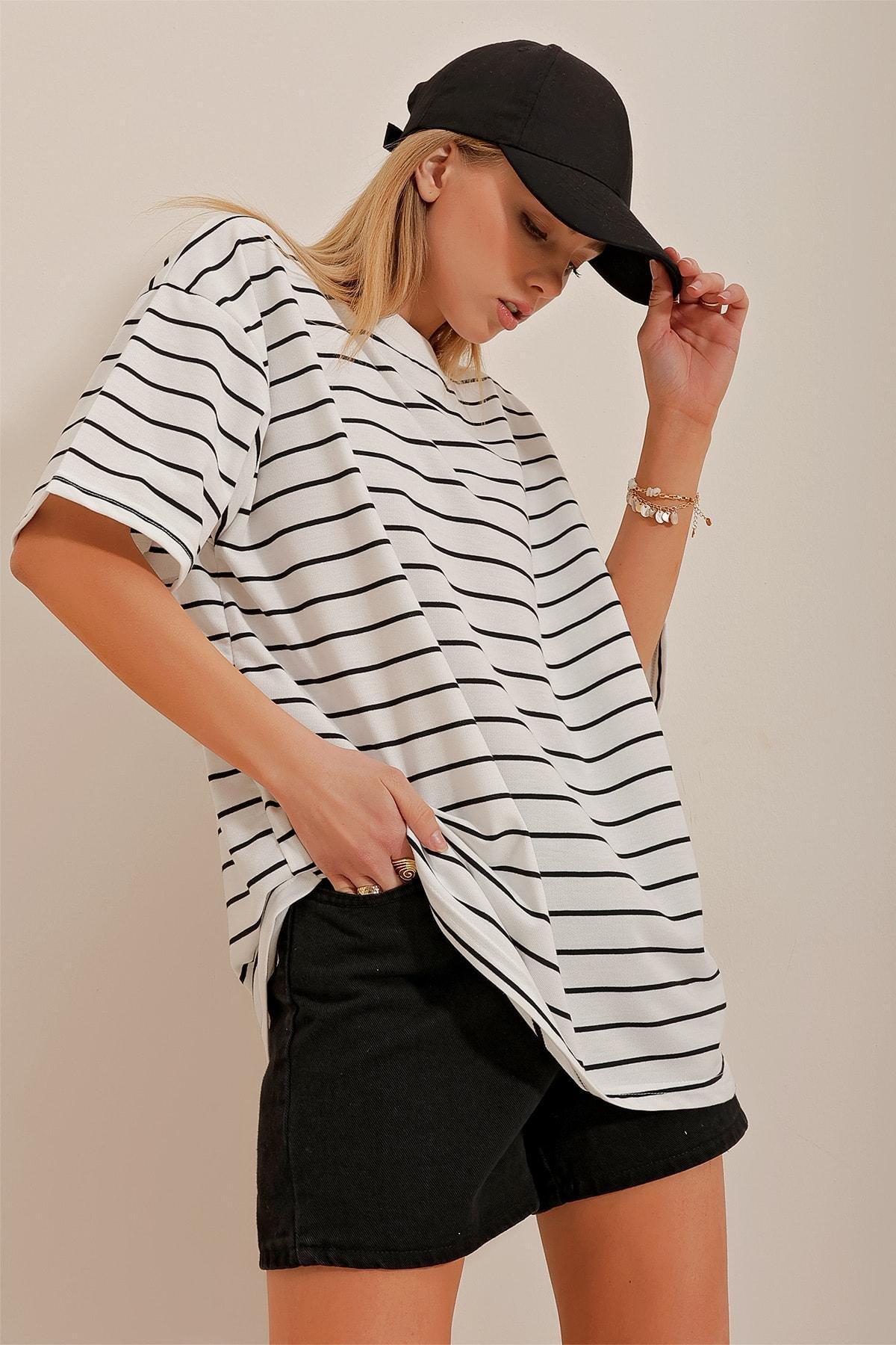 White Crew Neck Striped Oversized T-Shirt, White, large image number 2