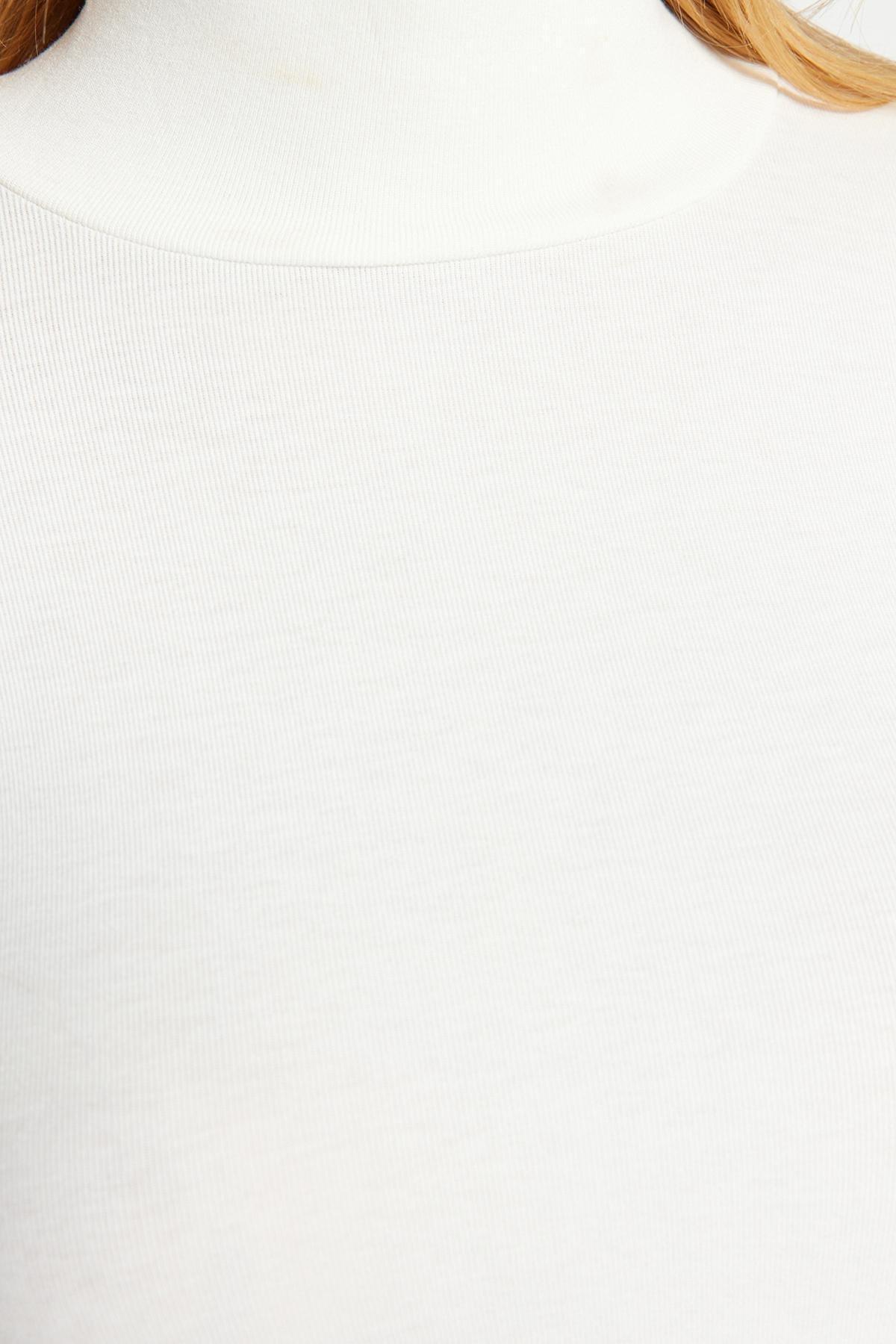 White Turtleneck Fitted Knitted Blouse, , large image number 3