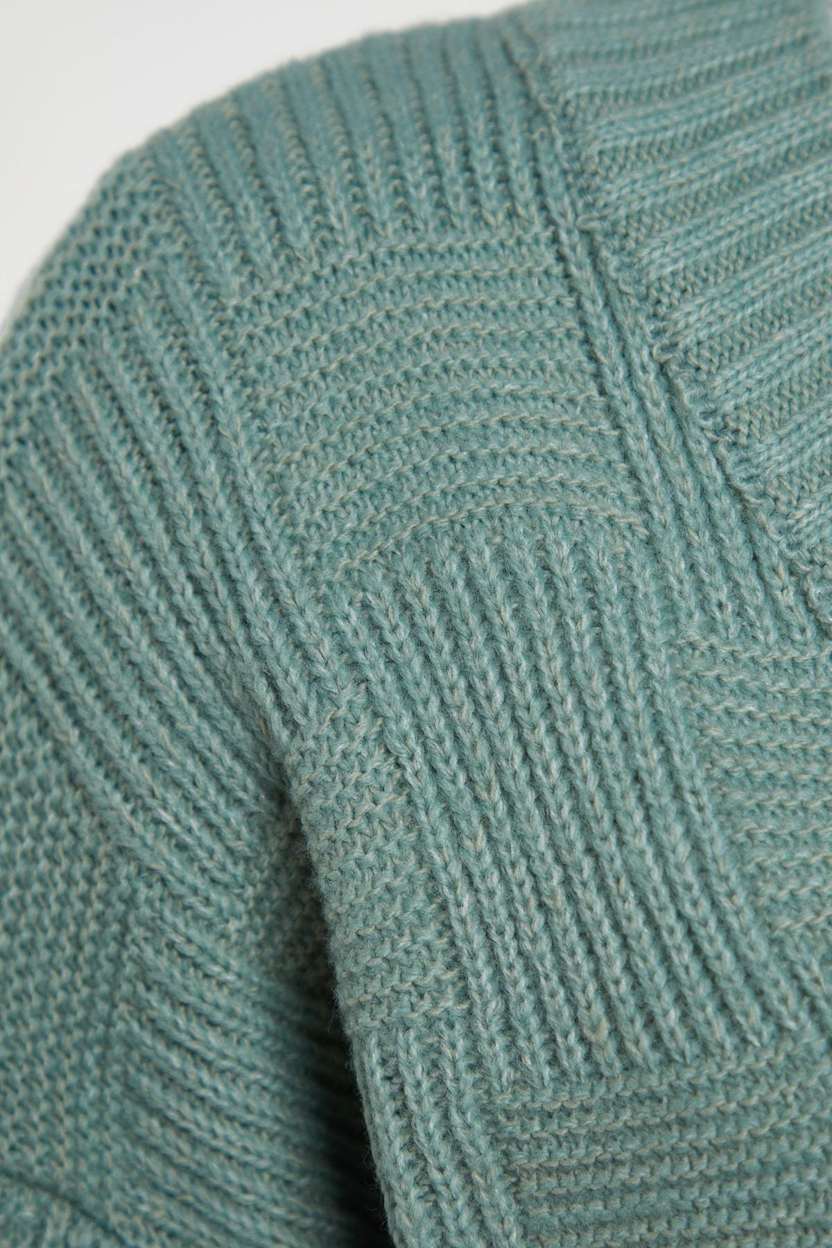 Trendyol - Green Textured V-Neck Knitwear Sweater