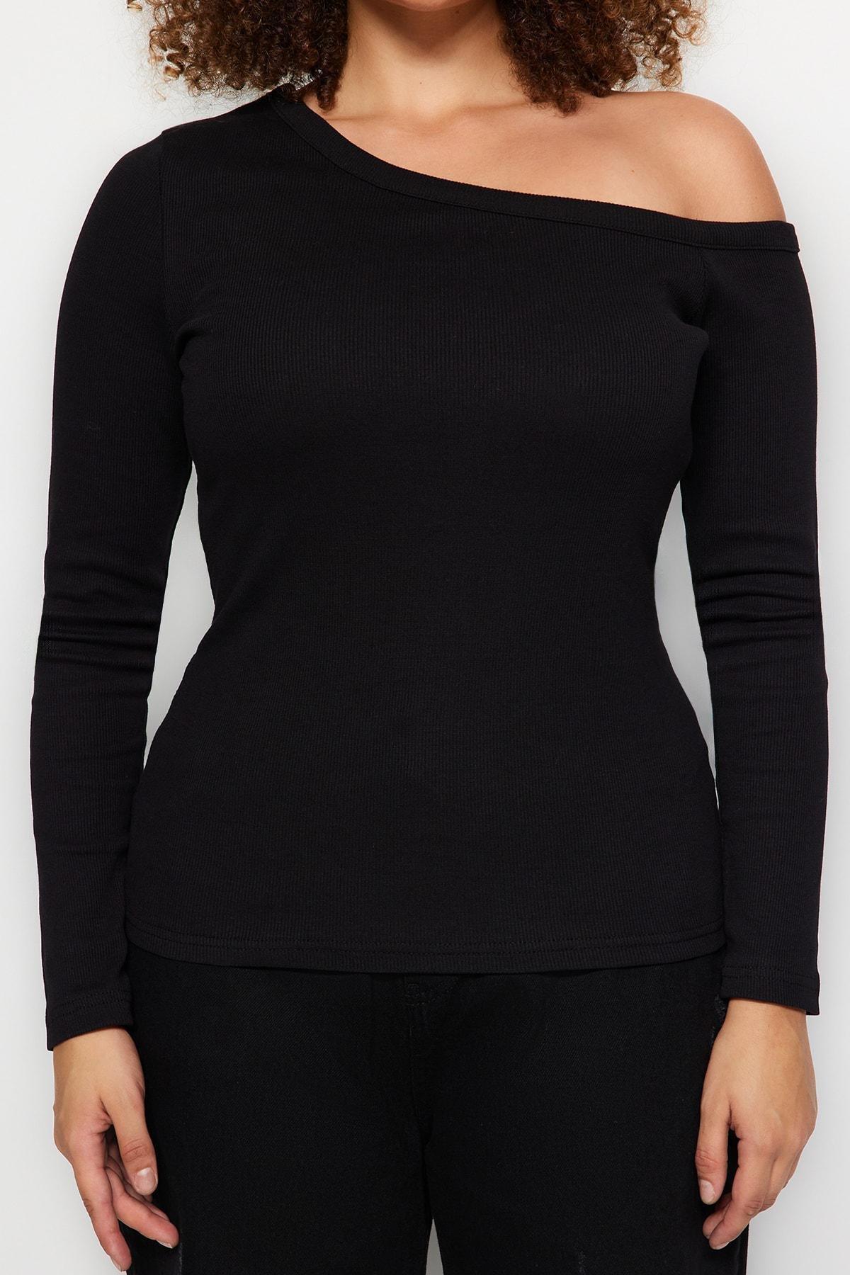 Black Fitted Plus Size Blouse, , large image number 3