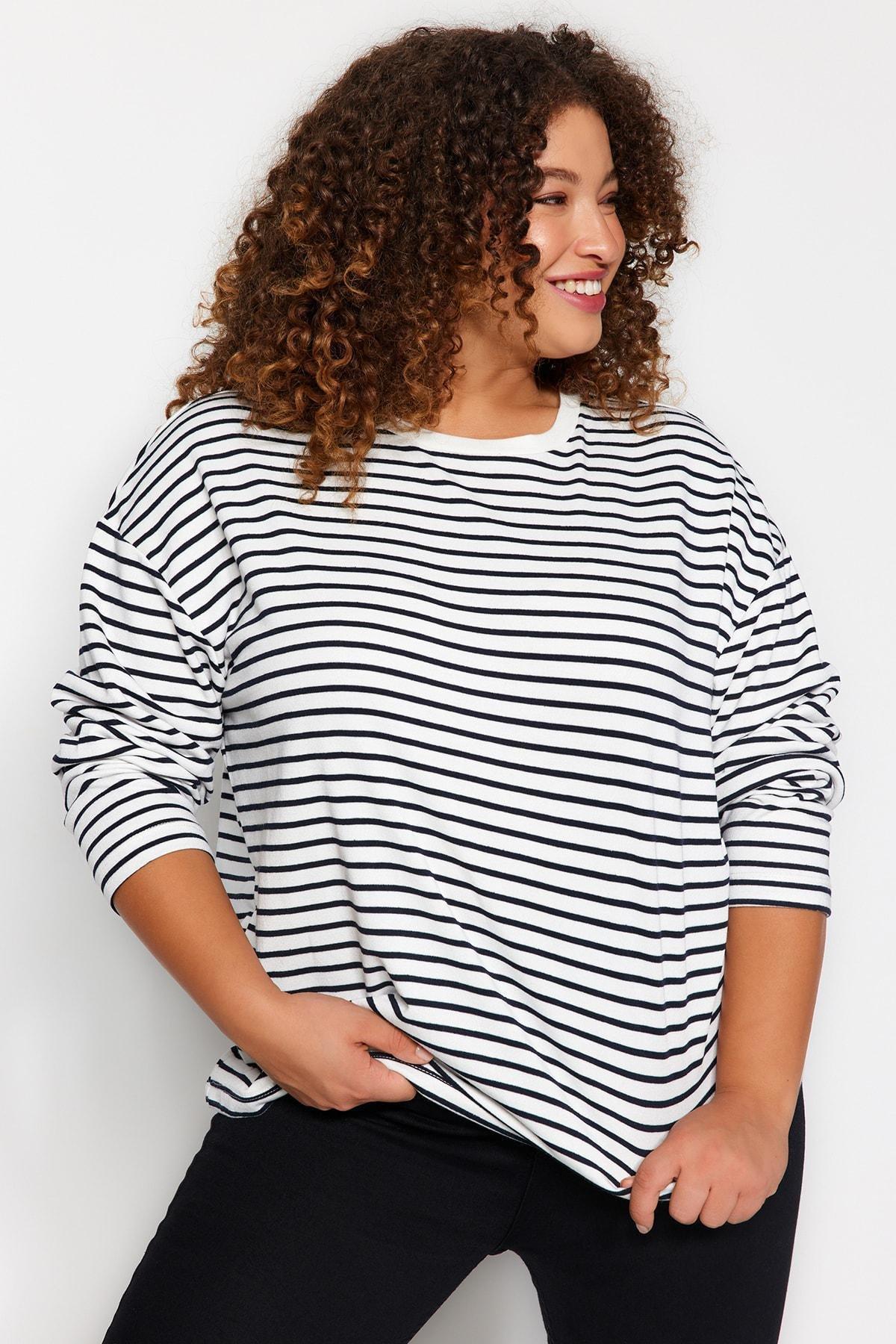 Trendyol - White Thick Fleece Striped Sweatshirt