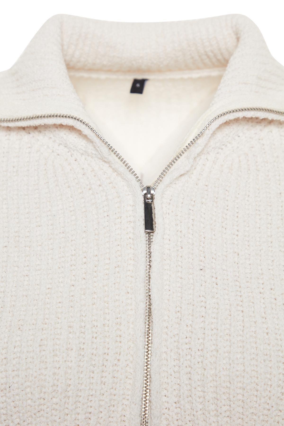 Trendyol - Cream Oversize Knitwear Sweater