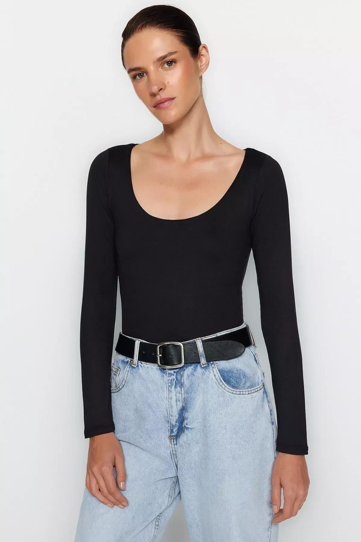 بوديسوت مُحاك ناعم بفتحة رقبة عميقة، أسود, BLACK, large image number 1