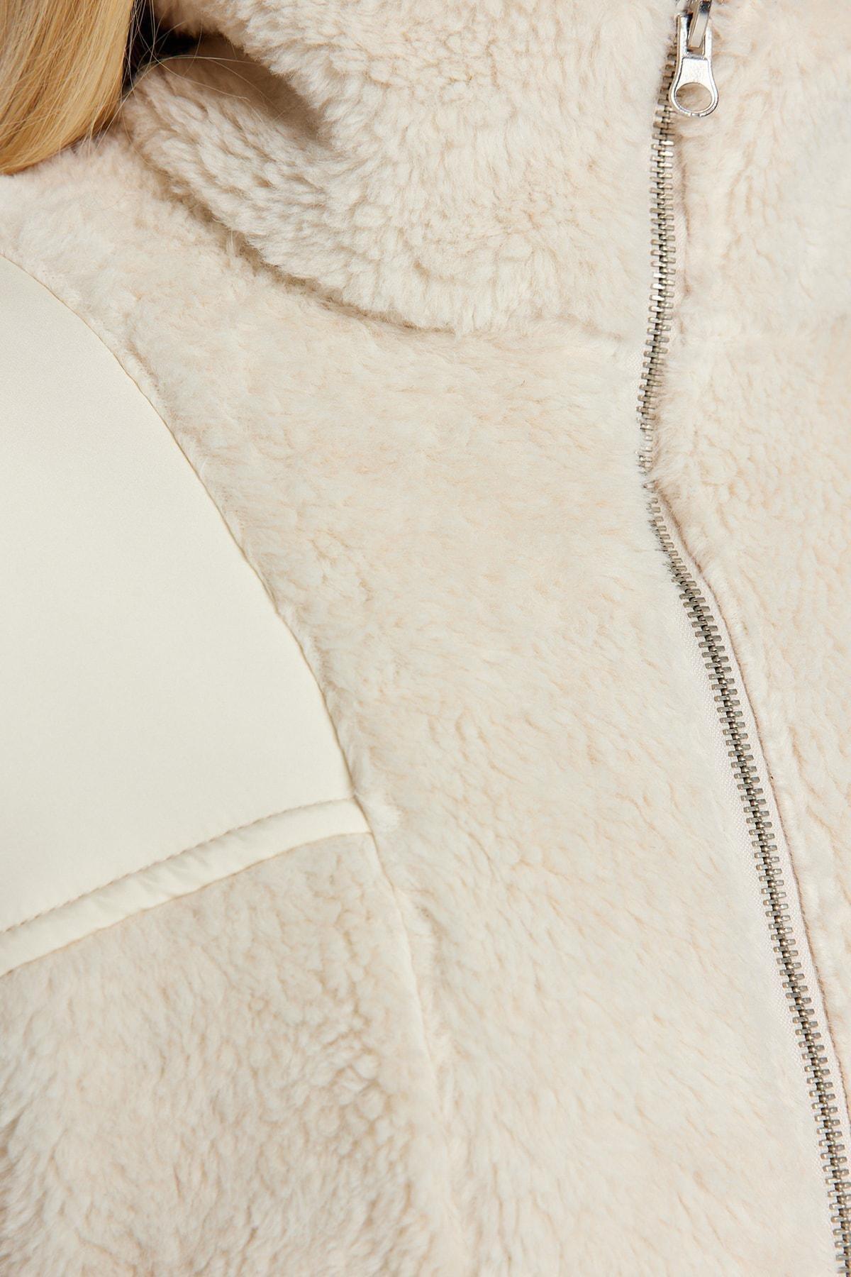 Trendyol - Ecru Oversized Colour Block Plush Puffer Coat