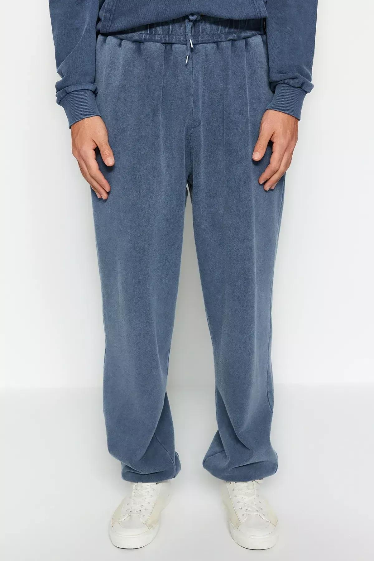 بنطال رياضي بقصة فضفاضة بإصدار محدود، أزرق
, Indigo, large image number 3