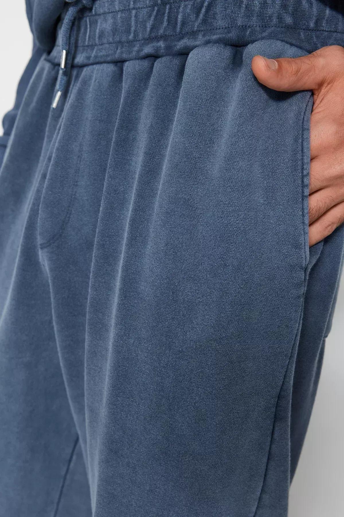 بنطال رياضي بقصة فضفاضة بإصدار محدود، أزرق
, Indigo, large image number 4