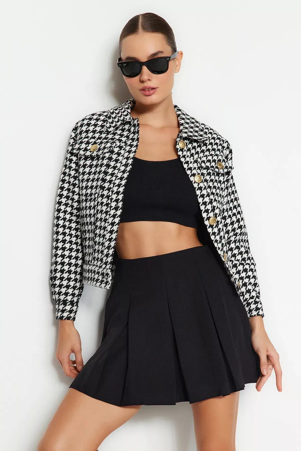 Black Pleated Woven Short Skirt, BLACK, medium