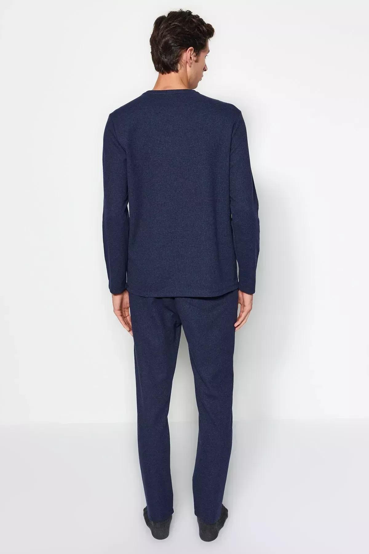 طقم بيجاما مُحاك من نسيج بنمط متشابك، كحلي, Indigo, large image number 4