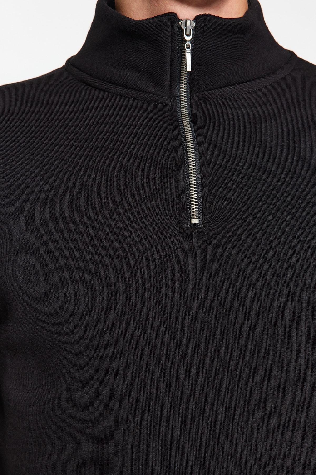 Black Solid Casual Regular Sweatshirt, , large image number 2