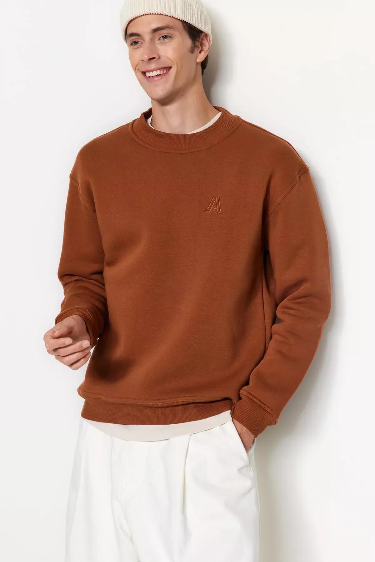 Brown Turtleneck Relaxed Sweatshirt, , large image number 0