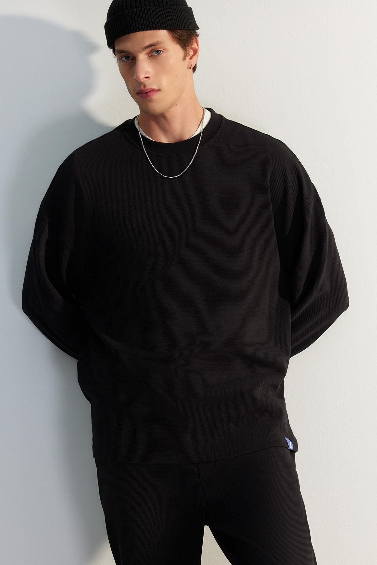Black Oversize Sweatshirt, , large image number 1