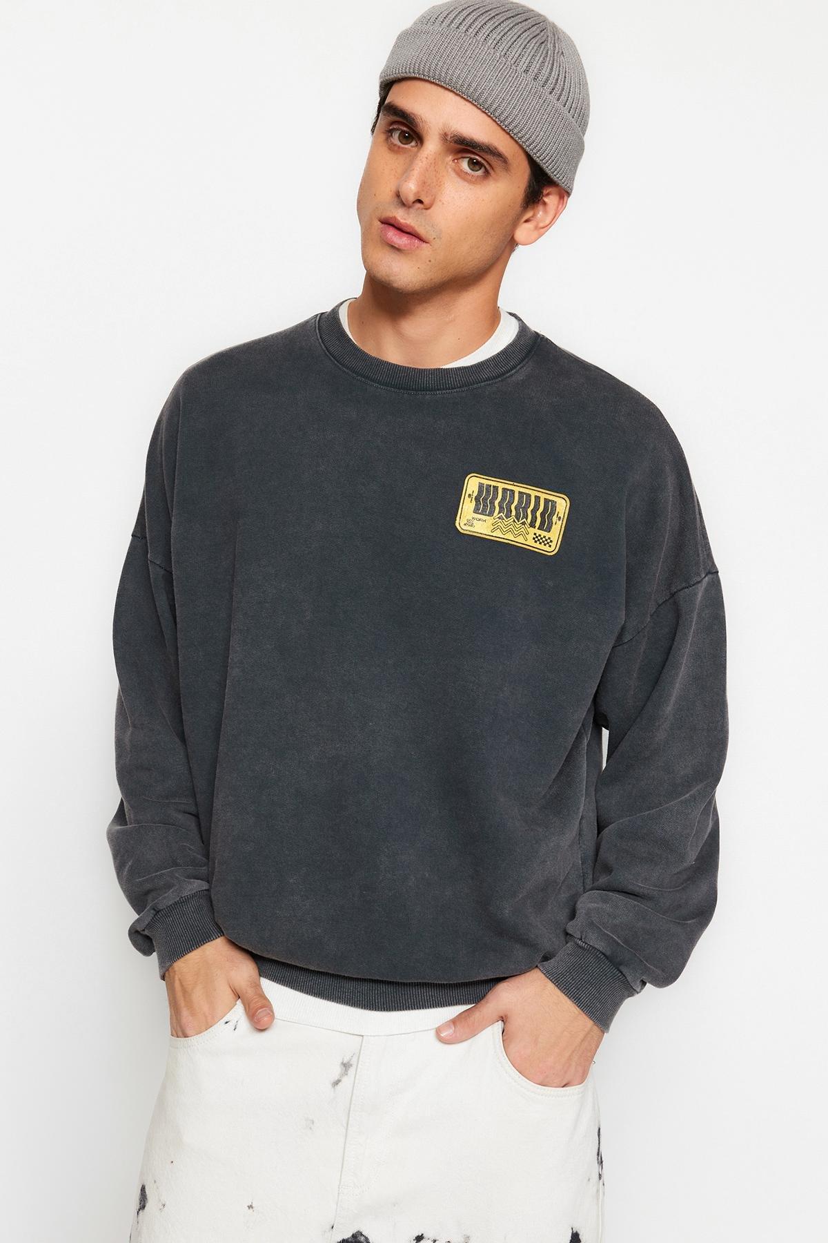 Trendyol - Gray Oversized Printed Sweatshirt<br>