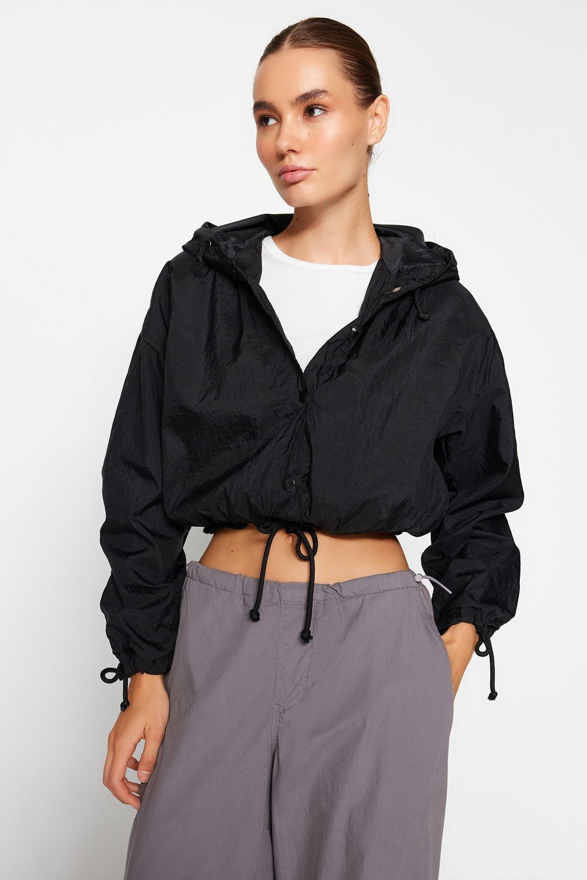 Oversized rain outlet mac