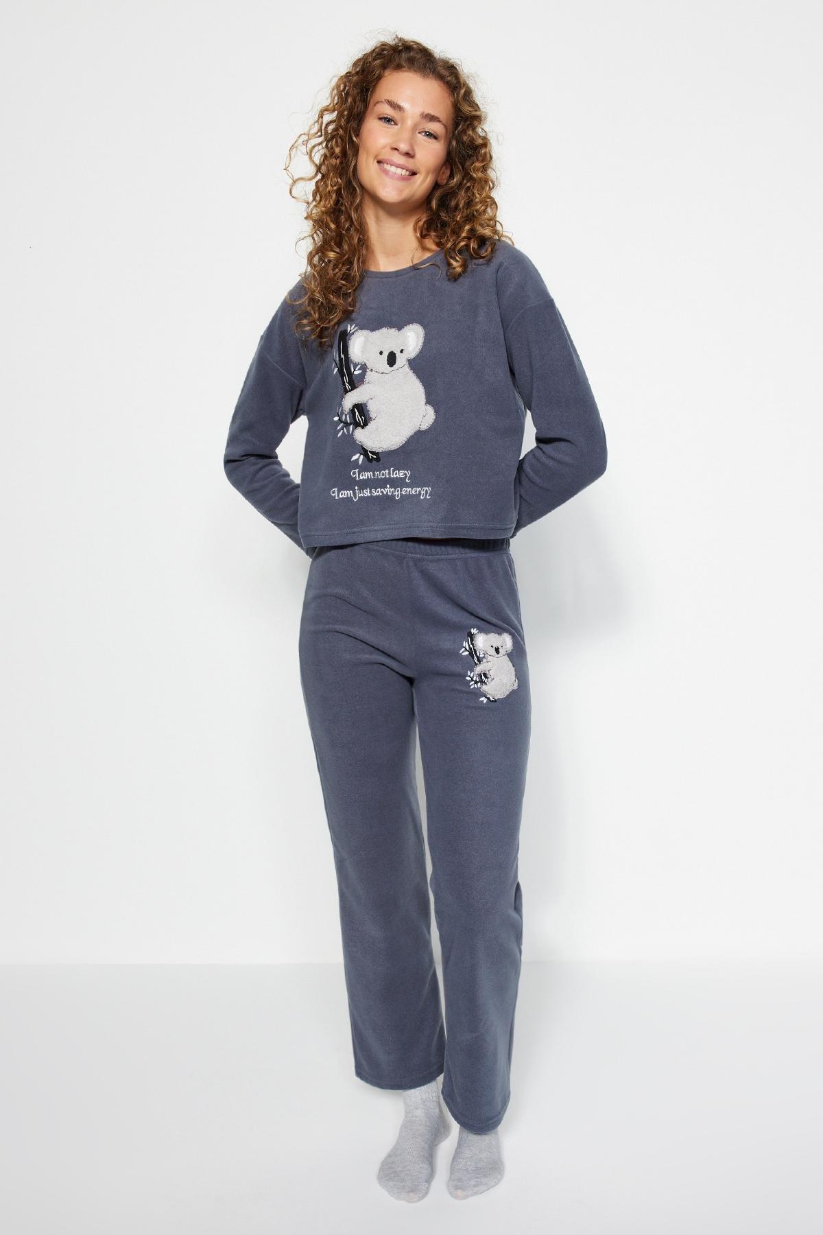 Trendyol Grey Fleece Patterned Knitted Pyjamas Set