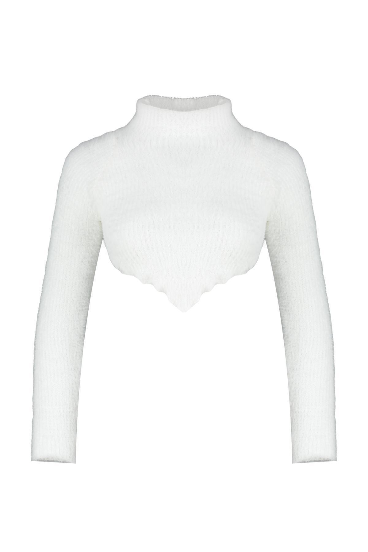 Trendyol - White Cropped Asymmetrical Knitted Sweater