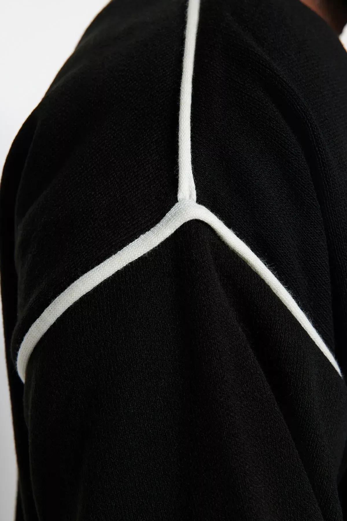 Black Oversized Knitted Sweater, , large image number 4