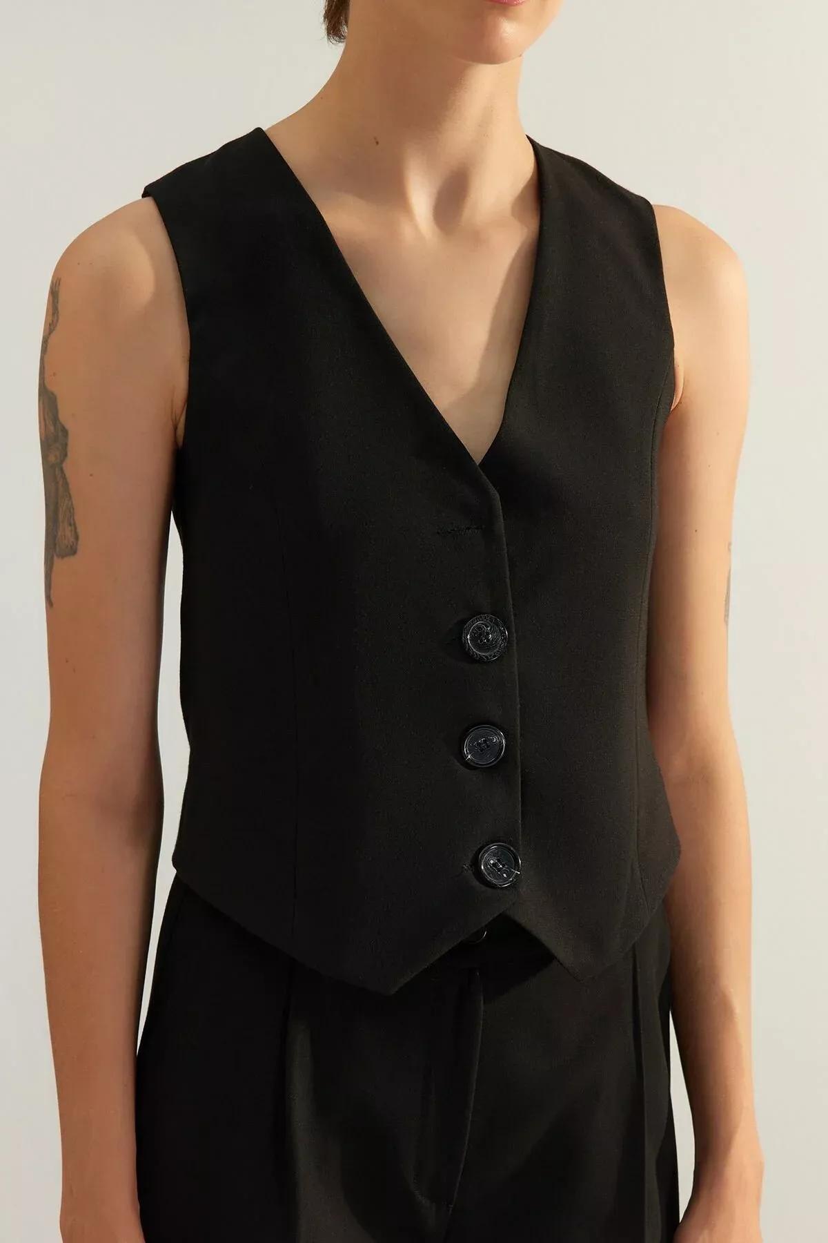 Black Buttoned Woven Vest, BLACK, large image number 4