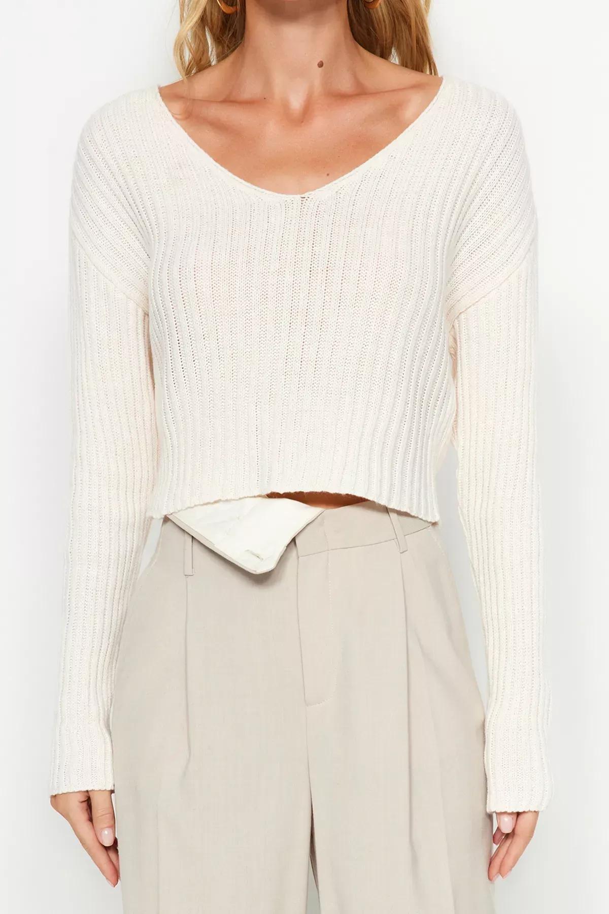 Ecru V-Neck Cropped Knitted Sweater, Ecru, large image number 3