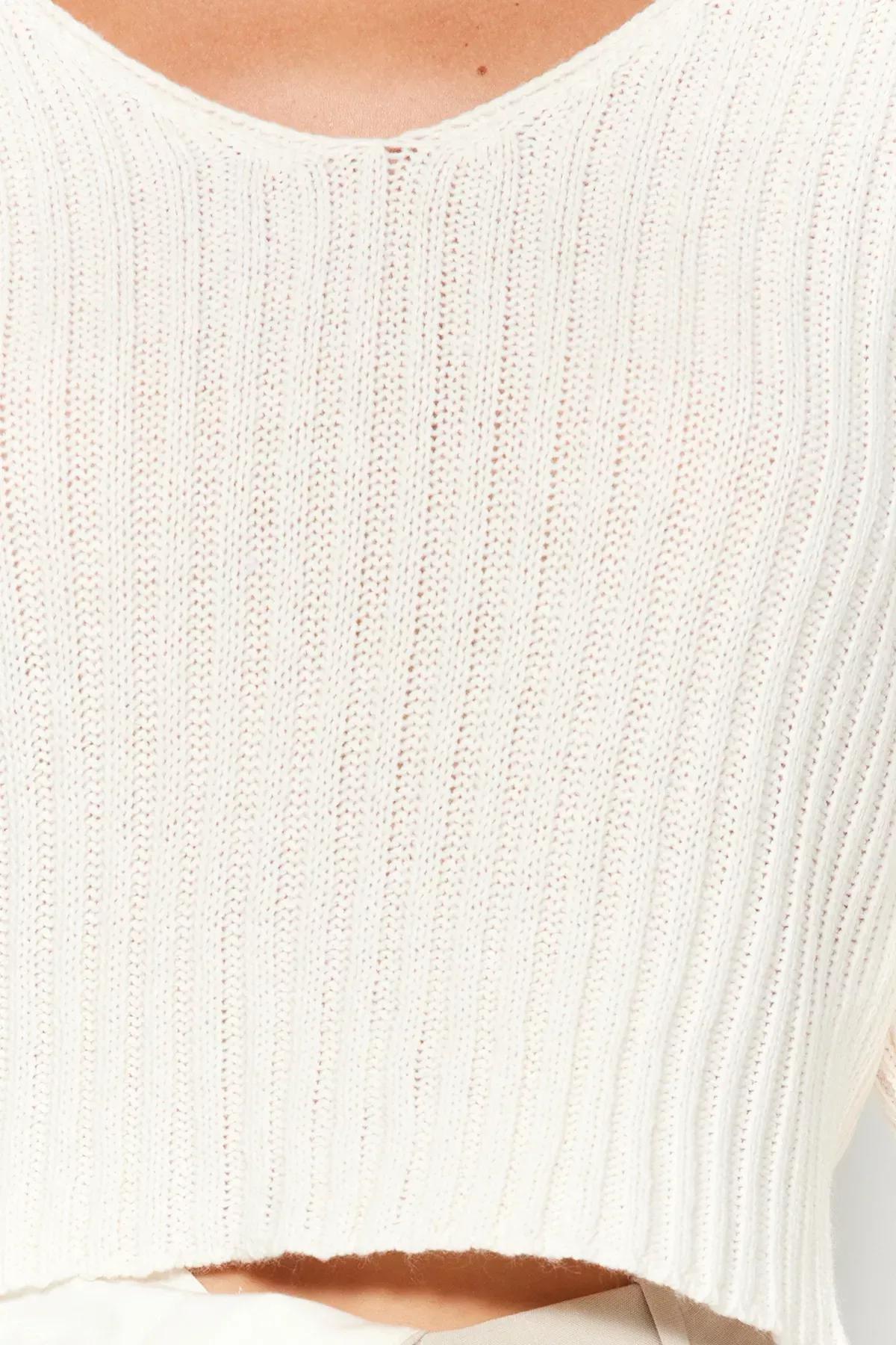 Ecru V-Neck Cropped Knitted Sweater, Ecru, large image number 4