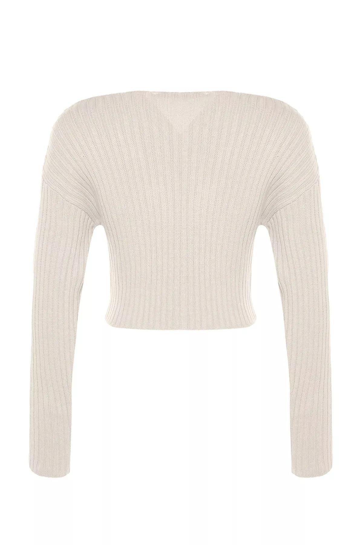 Trendyol - Ecru V-Neck Cropped Knitted Sweater