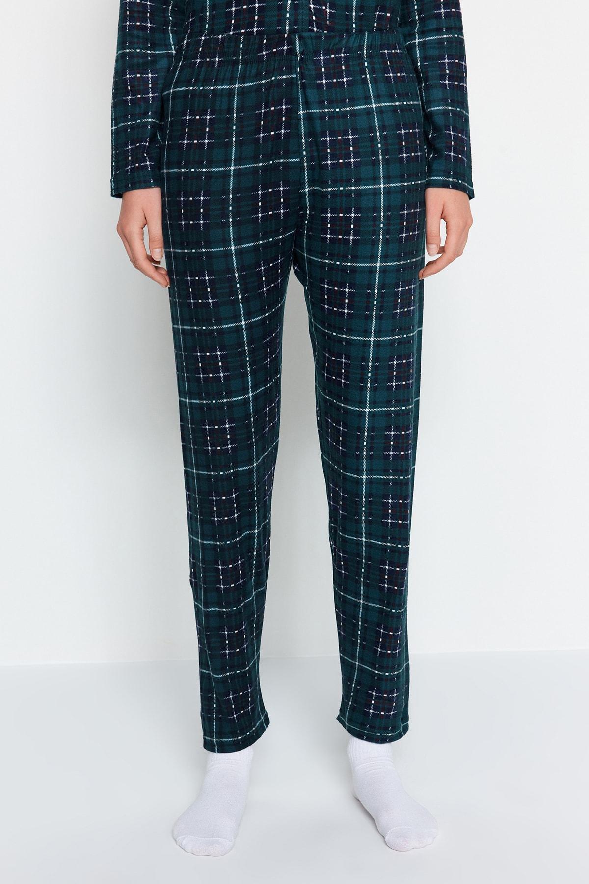 Trendyol - Green Checkered Knitted Pyjamas Set.<br>