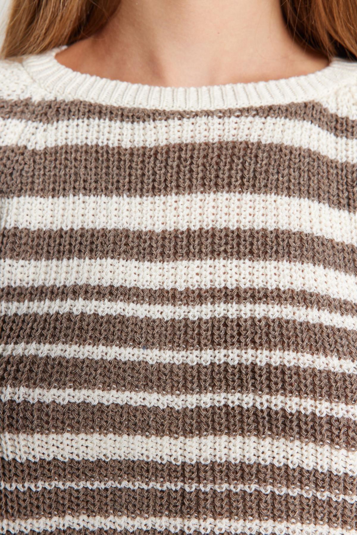 Trendyol - Cream Striped Knitted Sweater