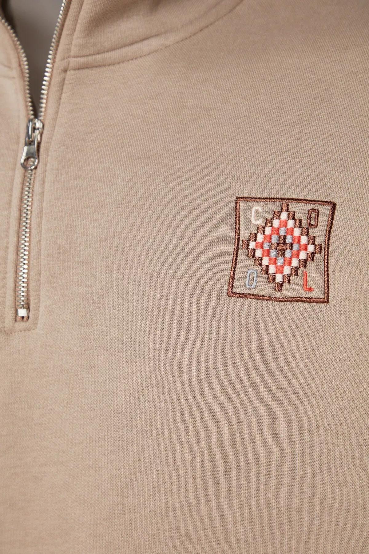 Beige Zipper Collared Embraided Sweatshirt, , large image number 6
