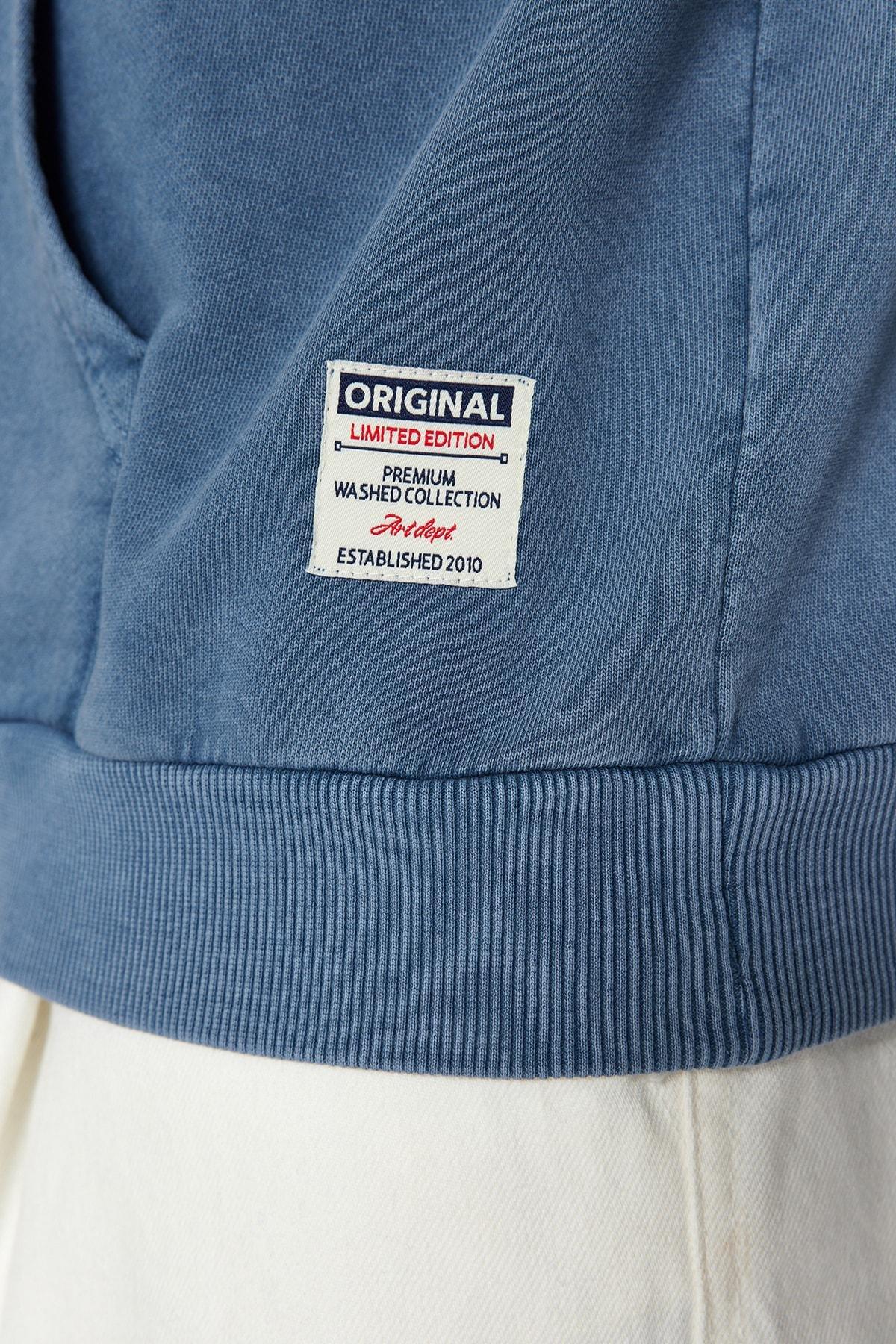 Trendyol - Blue Limited Edition Wash-Effect Sweatshirt