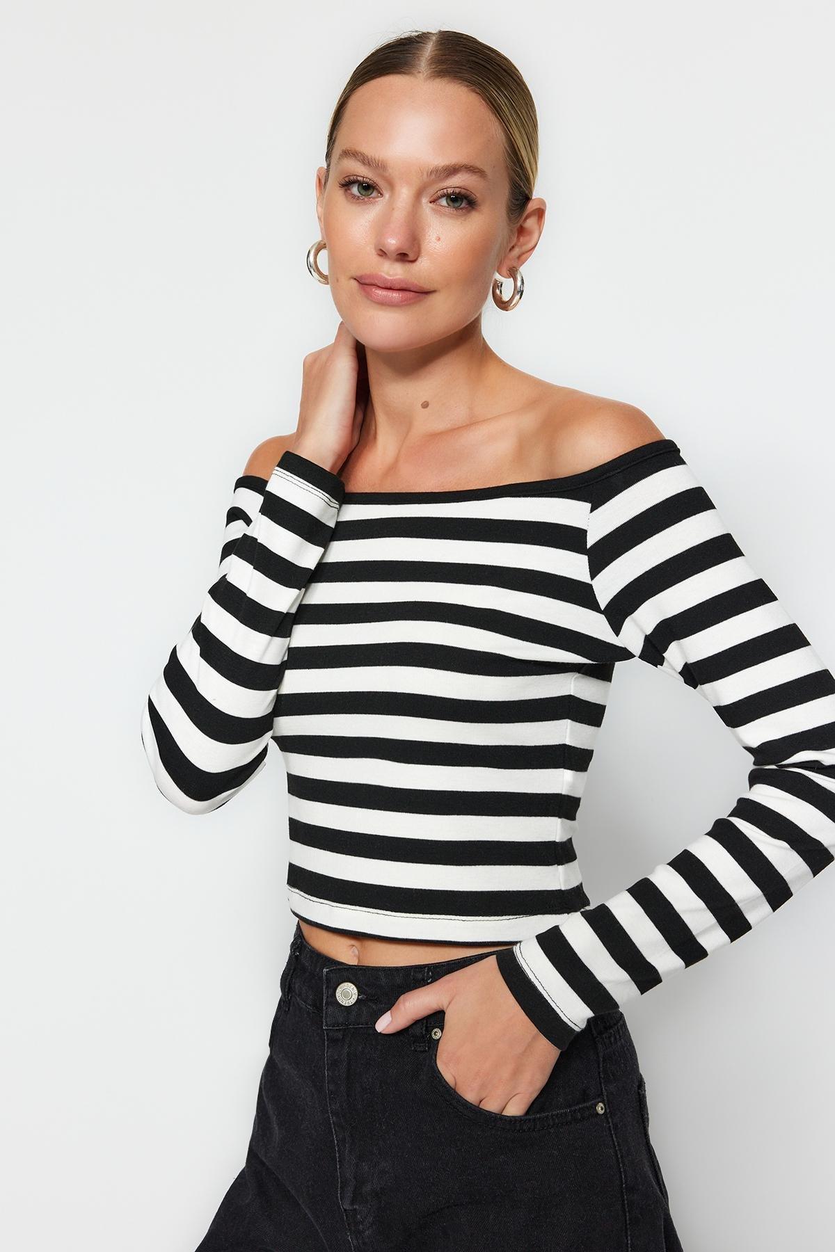 Black Slip-On Elastic Knitted Blouse, BLACK, large image number 1