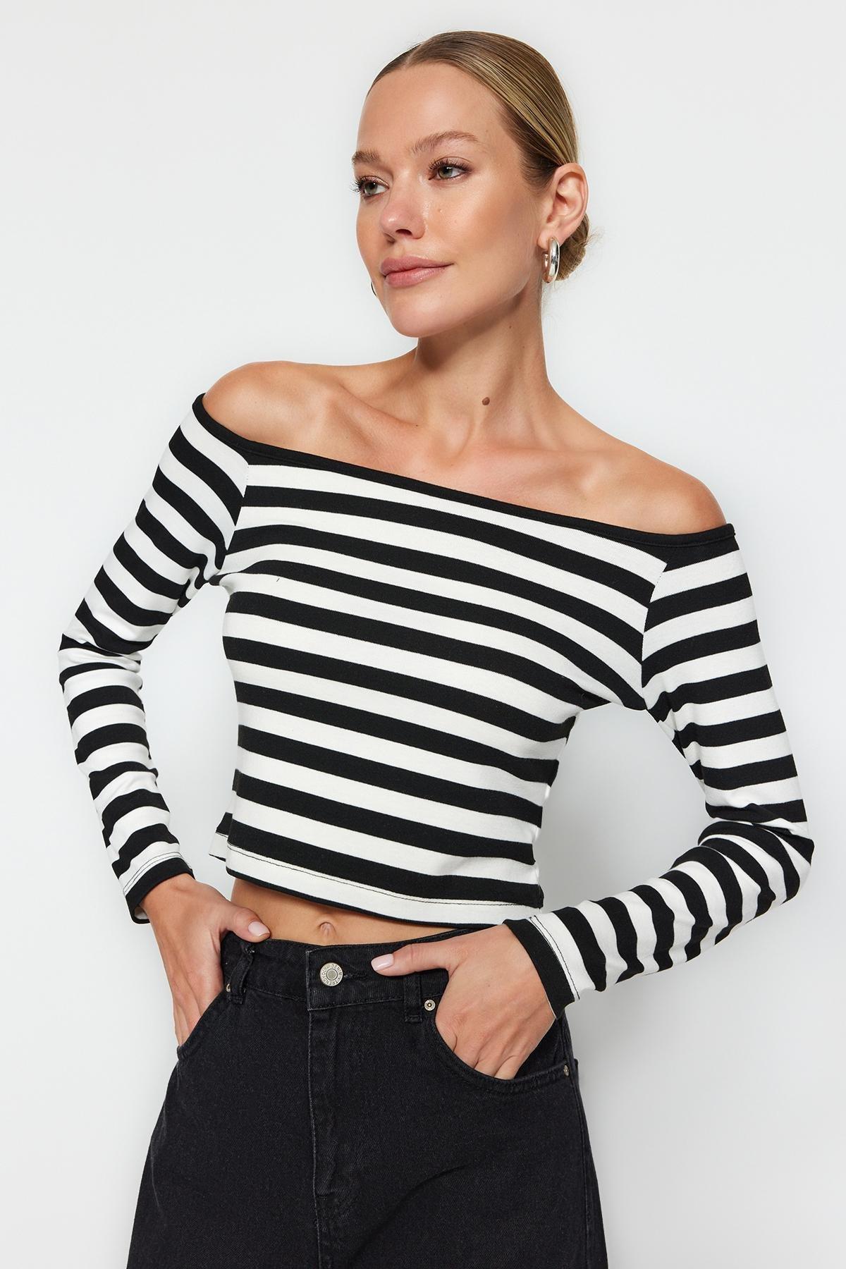 Black Slip-On Elastic Knitted Blouse, BLACK, large image number 2