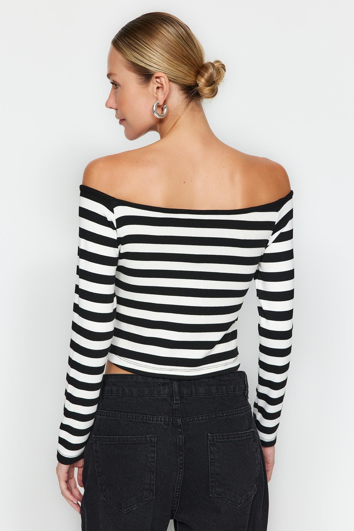 Black Slip-On Elastic Knitted Blouse, BLACK, large image number 4