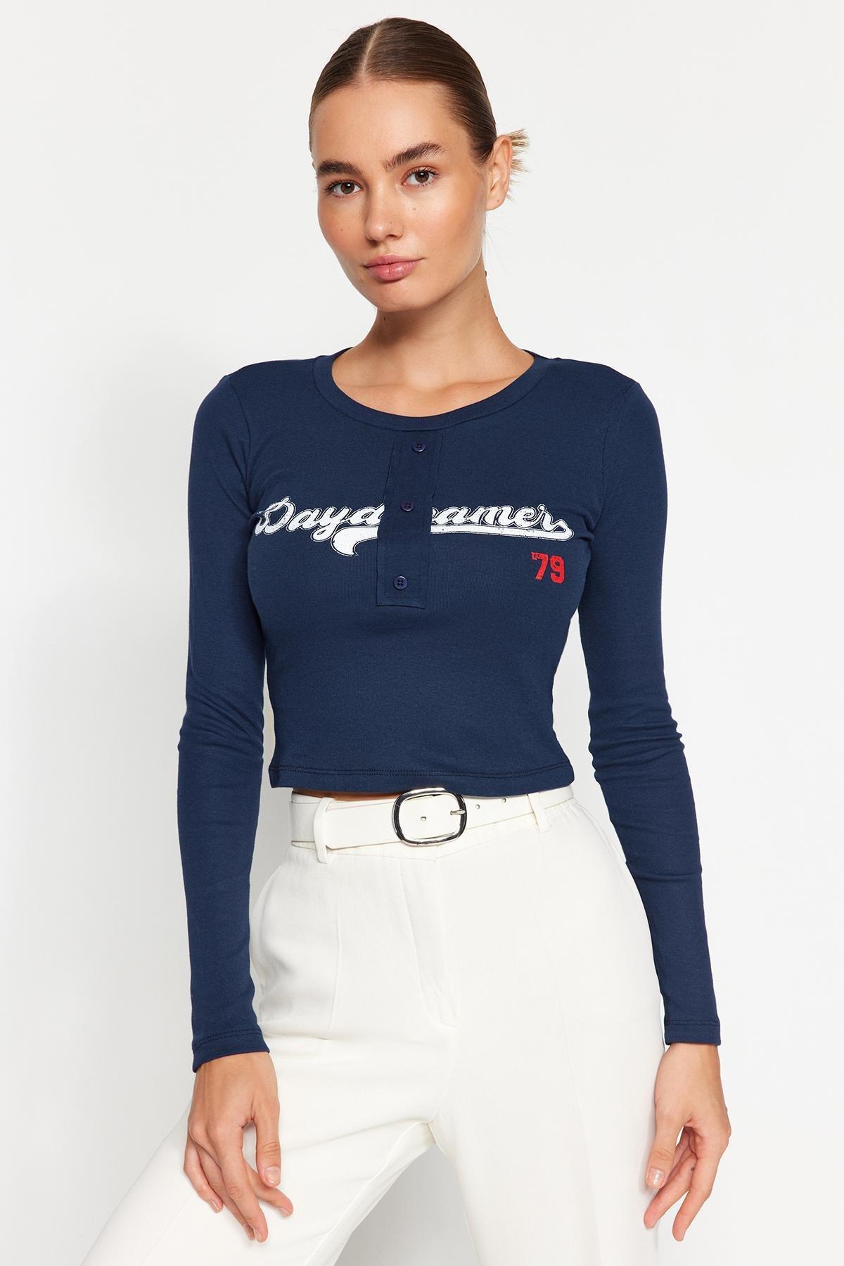 Trendyol - Navy Printed Fitted Knitted Blouse