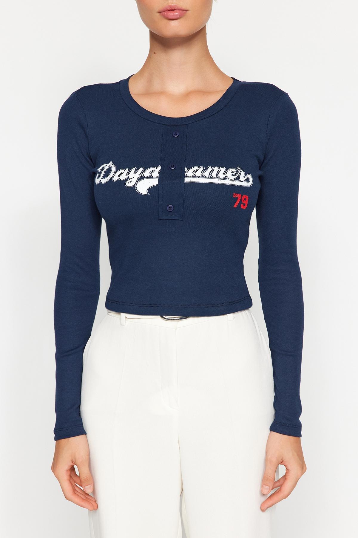 Trendyol - Navy Printed Fitted Knitted Blouse