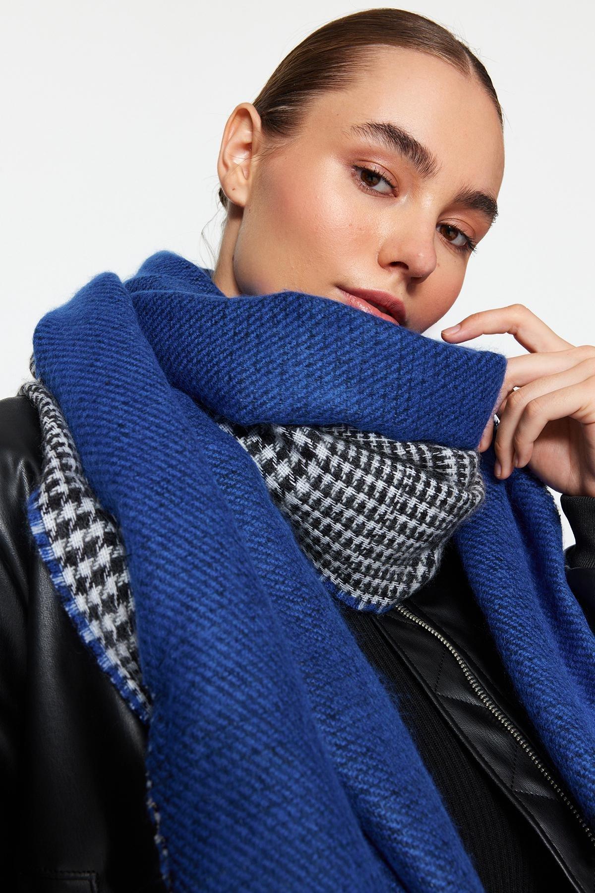 Blue Crowbar Patterned Textured Scarf, Sax, large image number 3