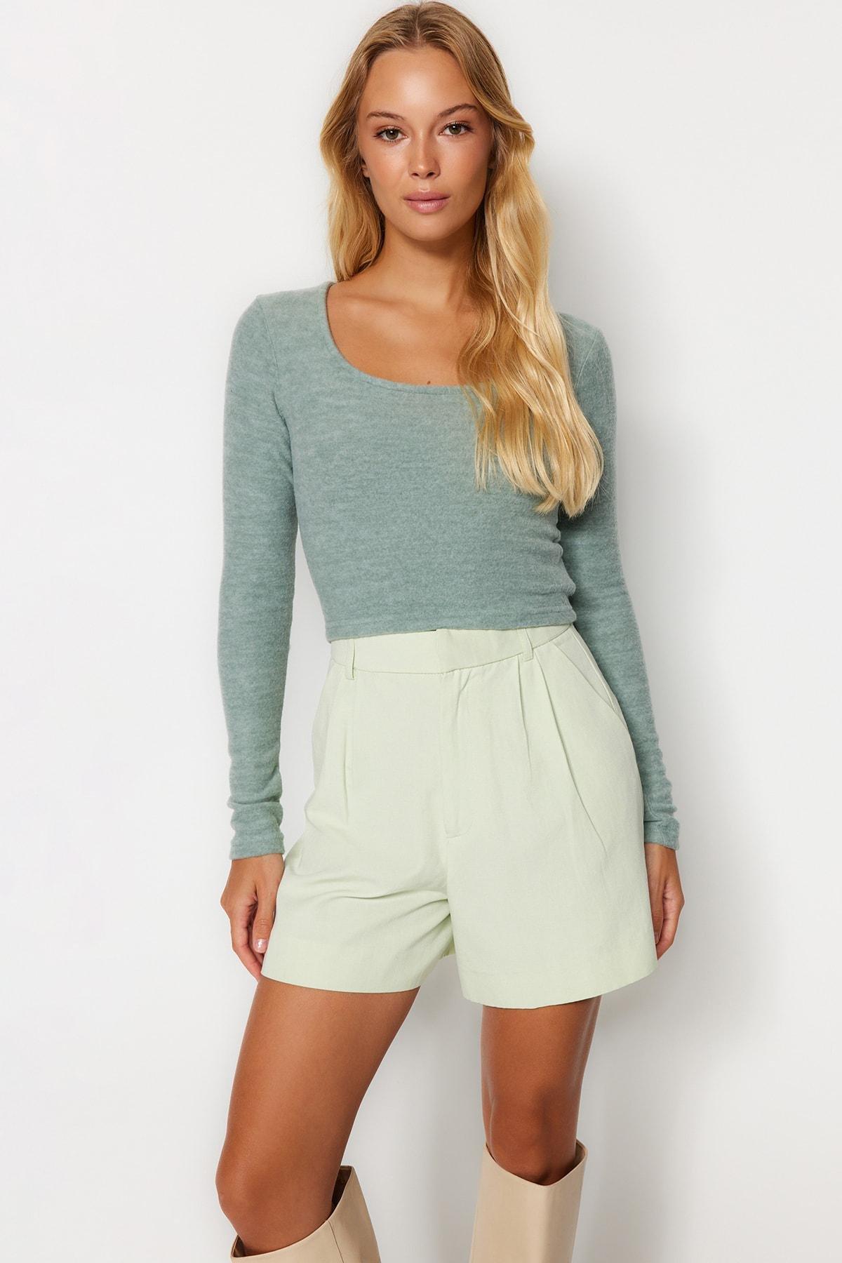 Trendyol - Green Collared Fitted Crop Knitted Blouse