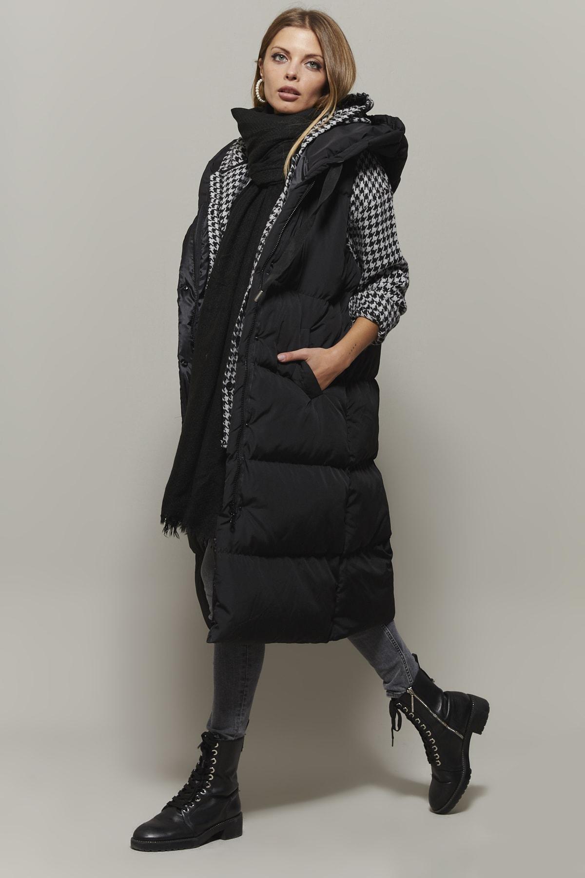 Black Puffer Vest, BLACK, large image number 1