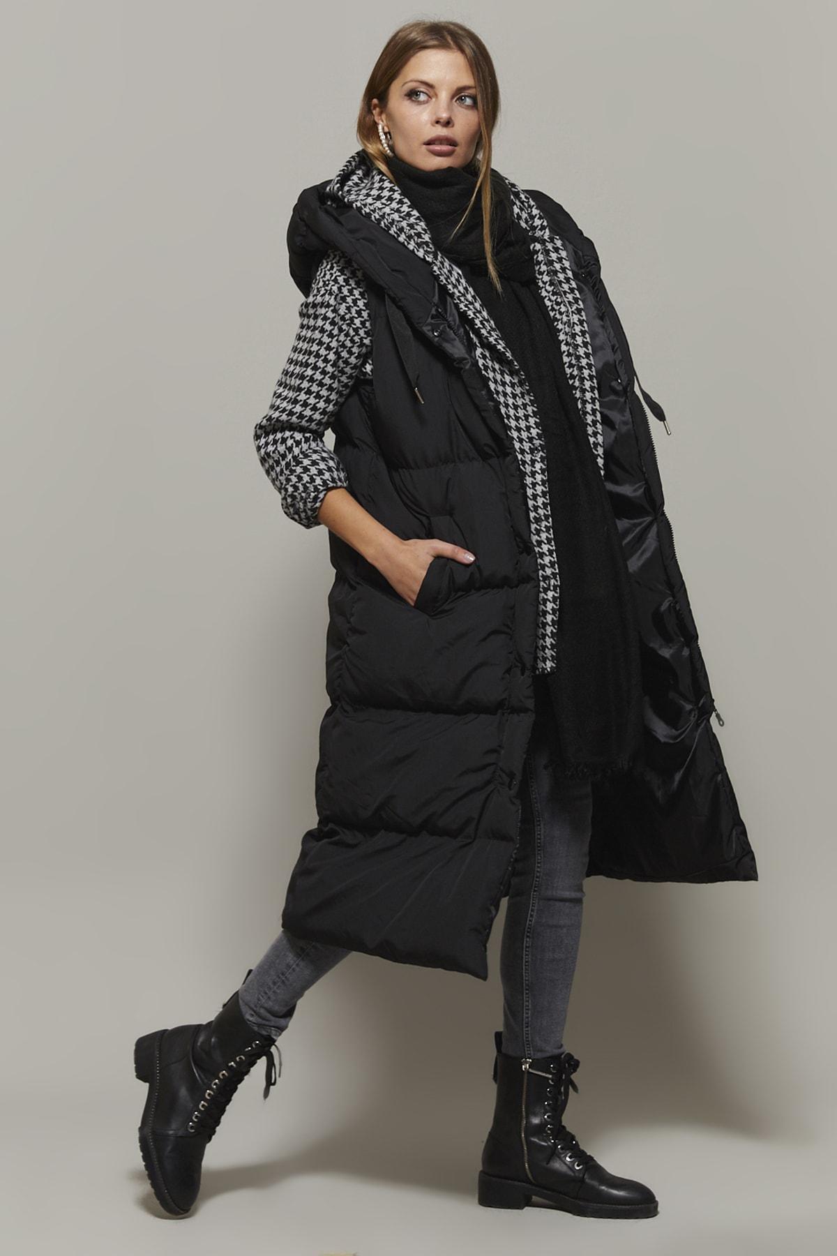 Black Puffer Vest, BLACK, large image number 2