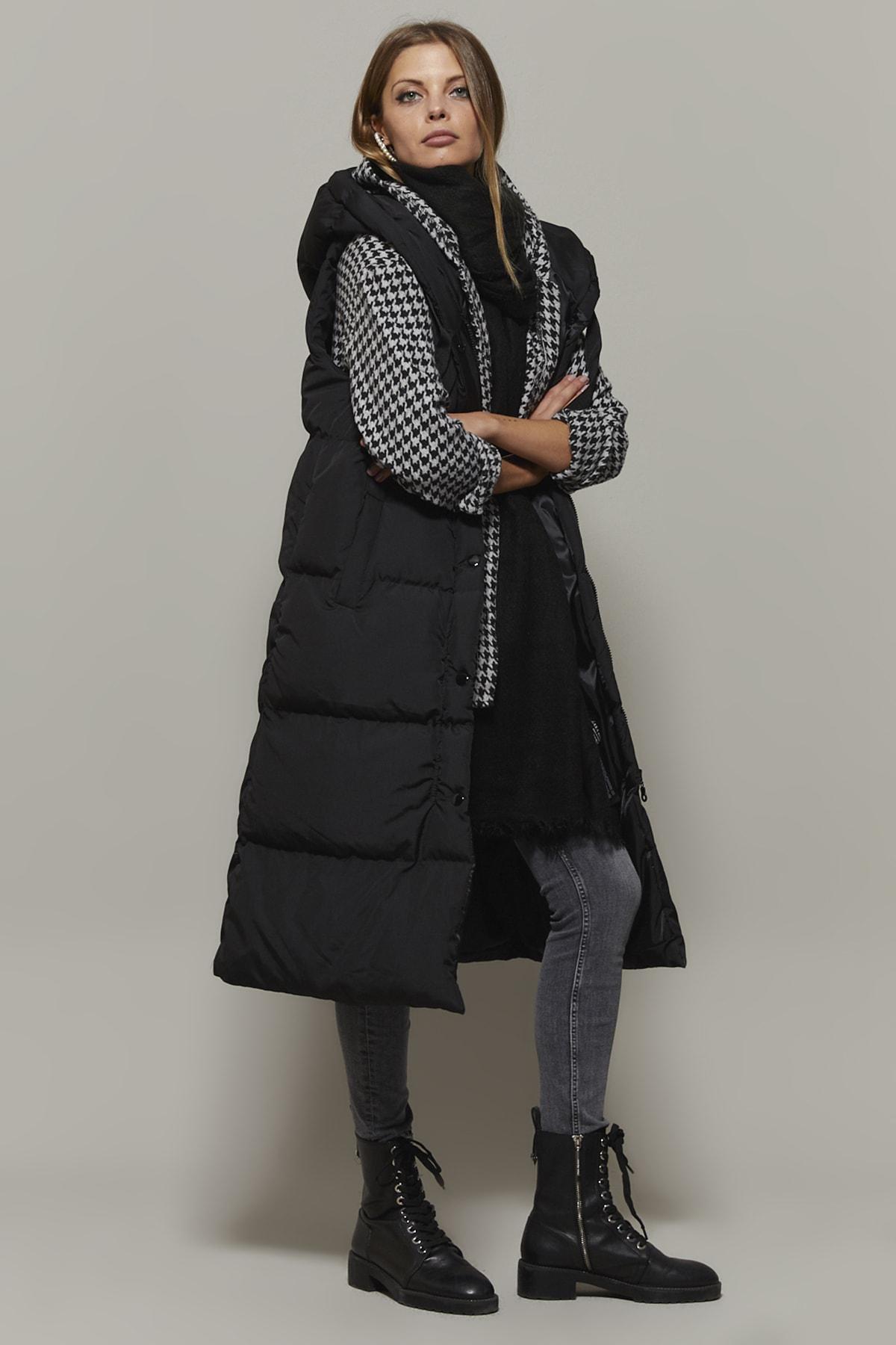 Cool & Sexy - Black Puffer Vest