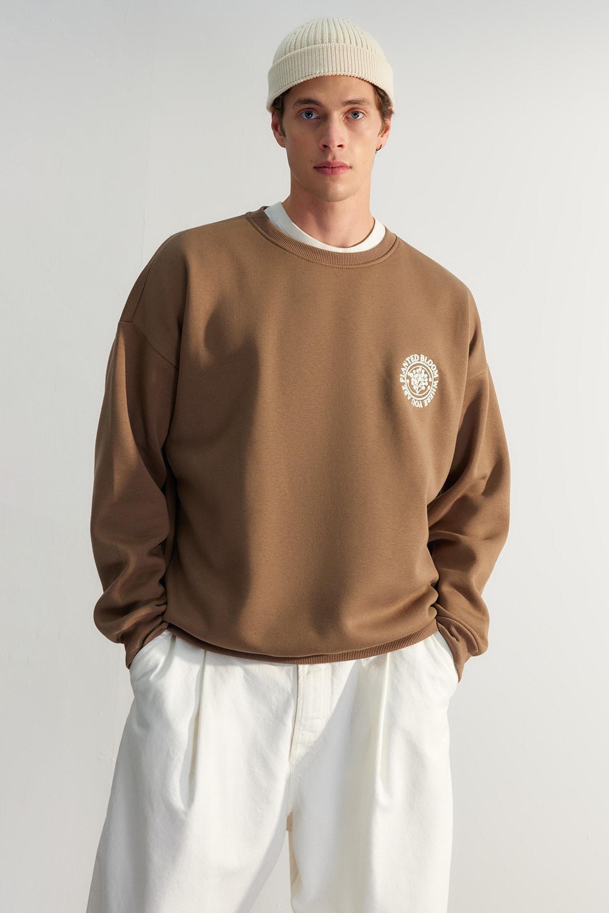 Brown Oversized Floral Embroidered Sweatshirt, , large image number 1