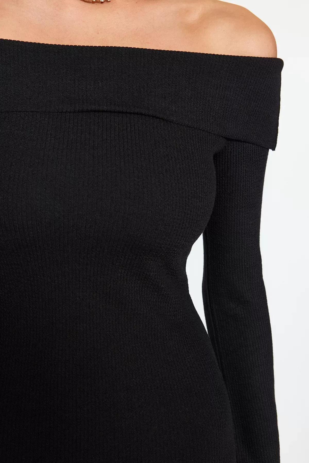 Black Corsair Soft-Texture Stretch Midi Dress, BLACK, large image number 4