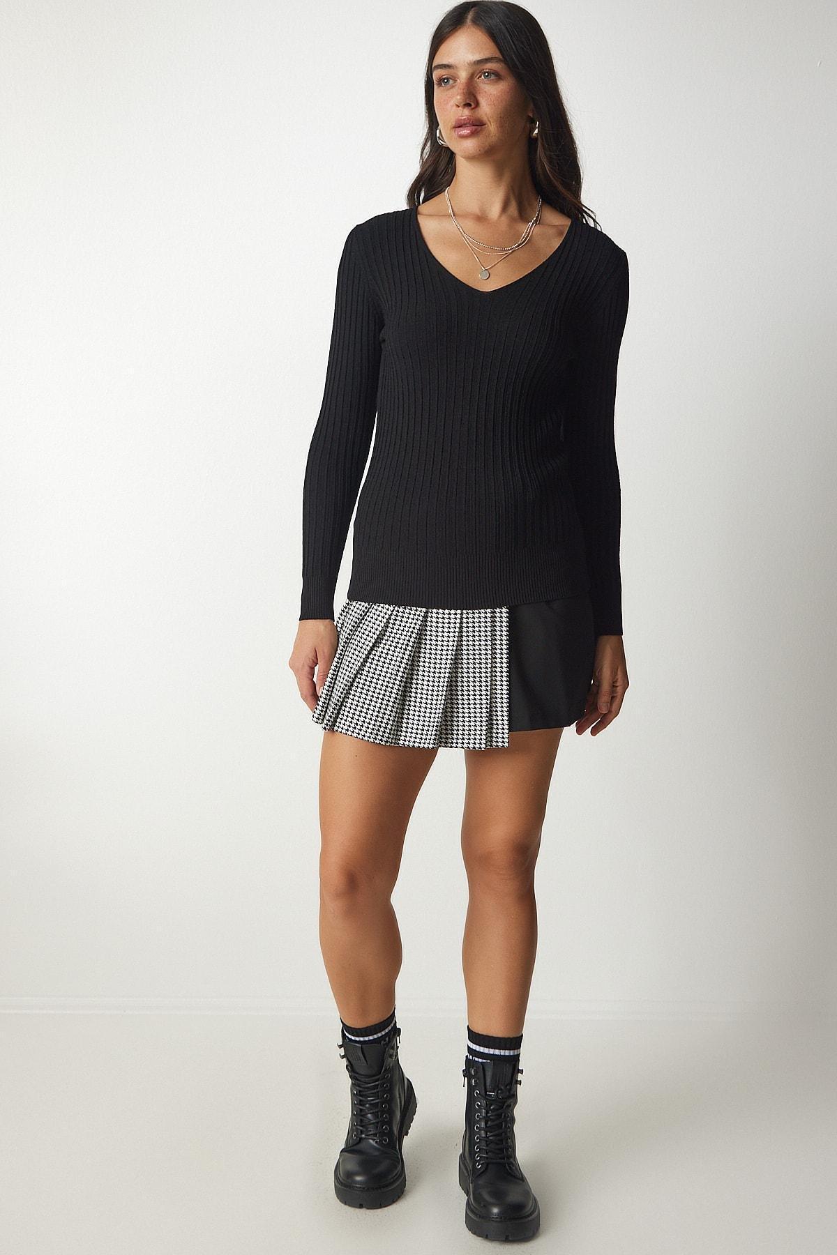 Black V-Neck Basic Corduroy Blouse, BLACK, large image number 2