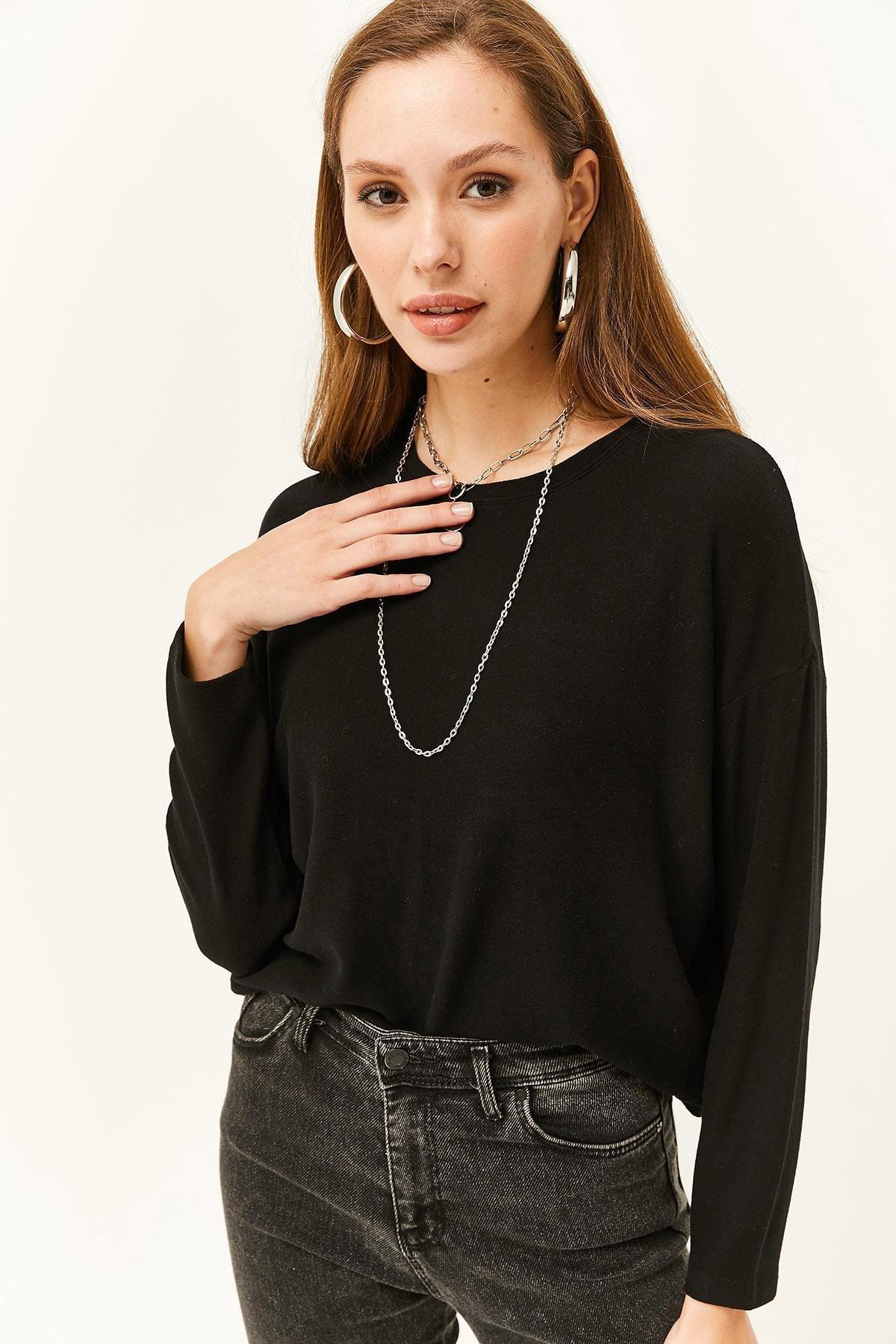 Olalook - Black Crew Neck Bat Blouse