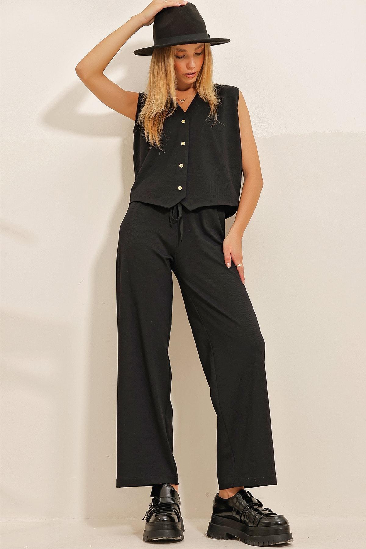Black V-Neck Gold Button Detailed Pants Suit, , large image number 0