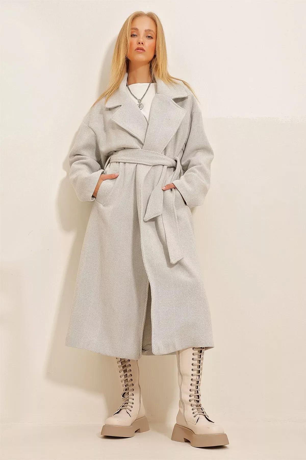 Grey Double-Breasted Belted Herringbone Patterned Coat, , large image number 0