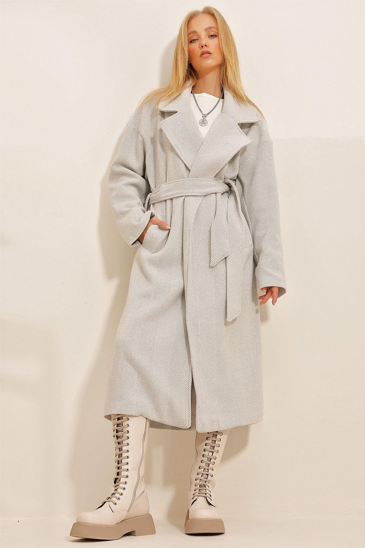 Grey Double-Breasted Belted Herringbone Patterned Coat, , large image number 2