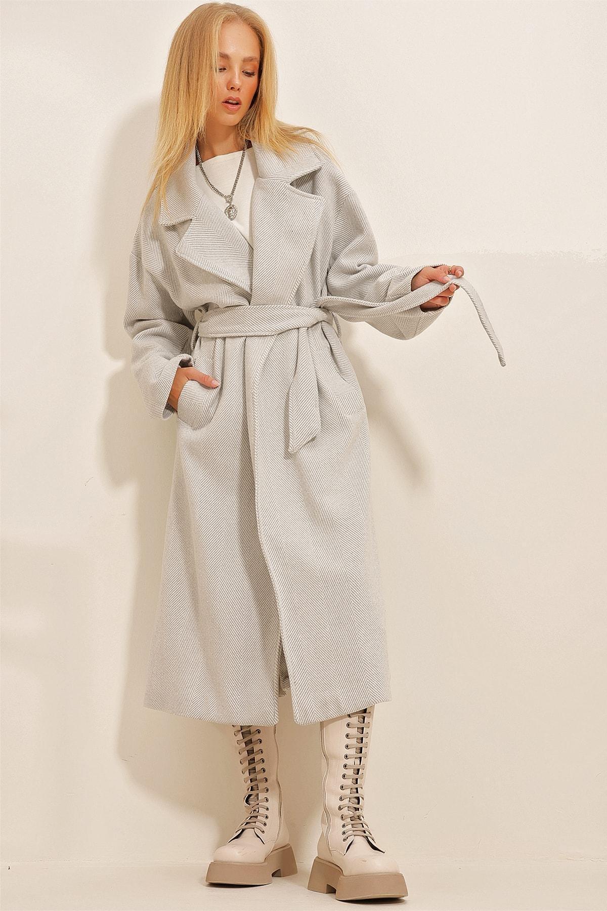 Grey Double-Breasted Belted Herringbone Patterned Coat, , large image number 3